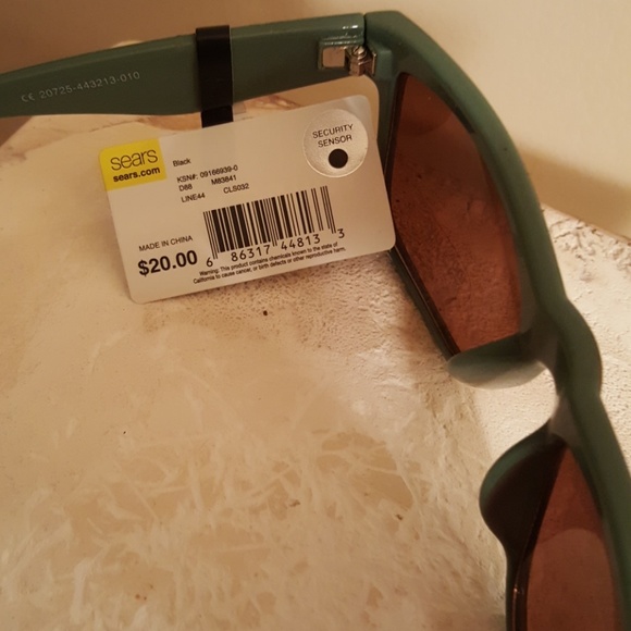 Sunglasses - Picture 5 of 7